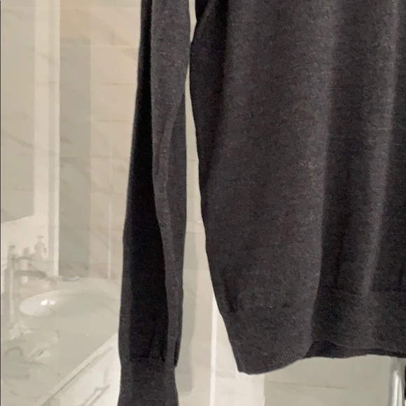 men’s J. Crew v-neck grey/charcoal sweater - Picture 2 of 3